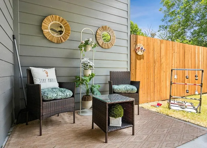 Joyous 3bd House In The Heart Of Worth Holiday home *
