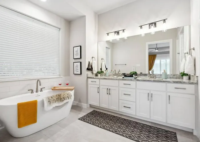 Joyous 3bd House In The Heart Of Worth *