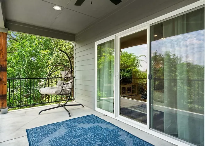 Joyous 3bd House In The Heart Of Worth Holiday home
