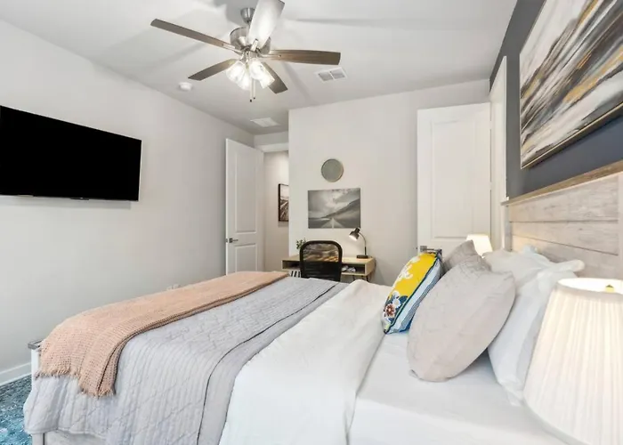 Joyous 3bd House In The Heart Of Worth *